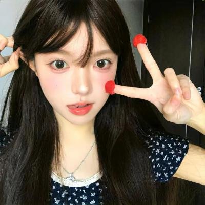 他在窥着你